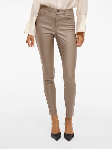 VILA - Slimfit Pantalón 'SARAH' en beige: frente
