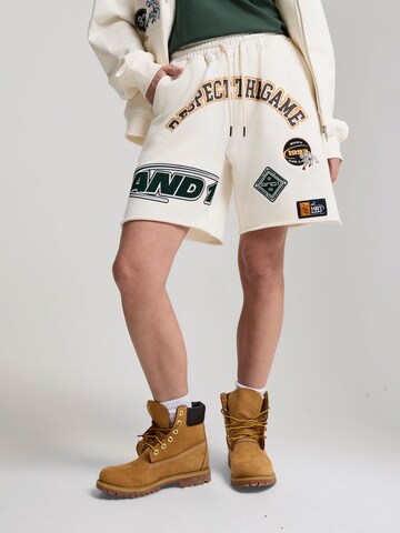 AND1 - regular Pantalón 'Respect The Game' en beige: frente