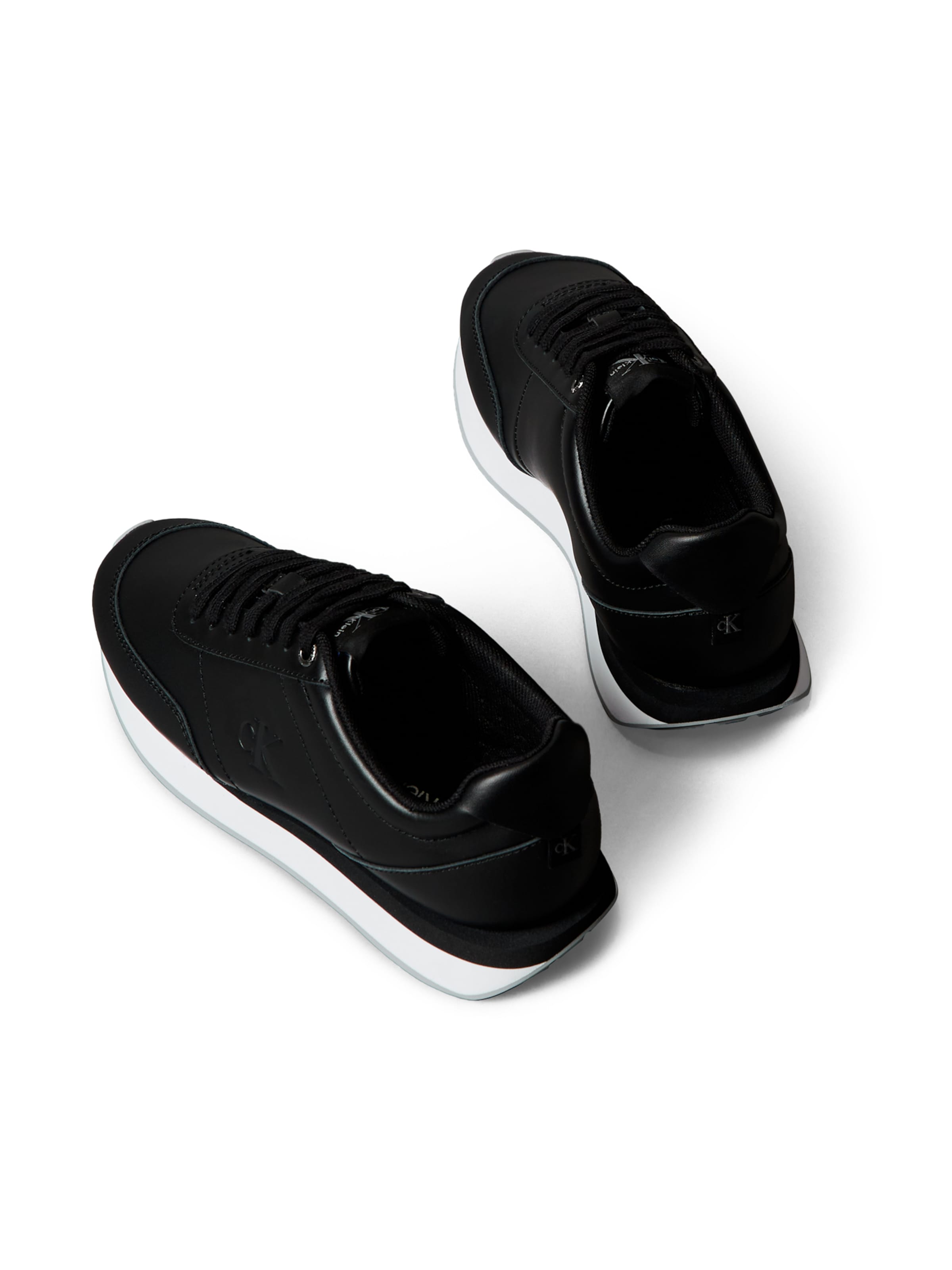 Calvin Klein Madalad ketsid, värv must