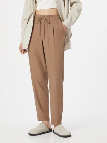 Loosefit Pantalon 'JESMILO' VERO MODA en marron : devant