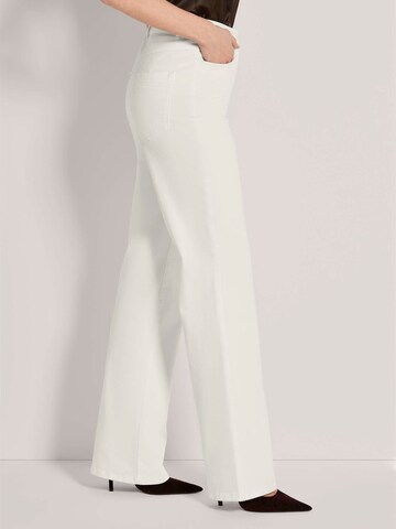 MADELEINE Regular Jeans in White