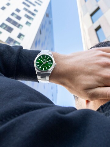 Montre à affichage analogique Lotus en vert : devant