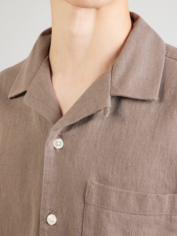 Coupe regular Chemise Abercrombie & Fitch en marron