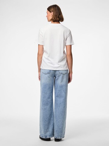 Maglietta di PIECES in bianco