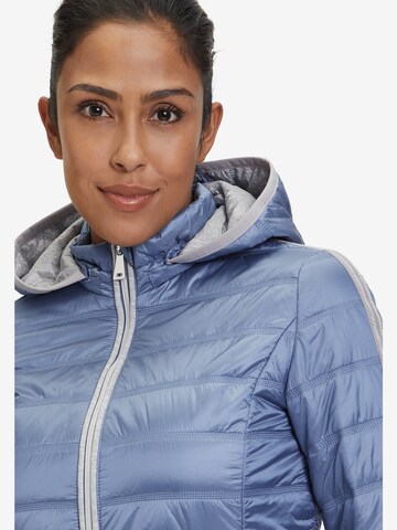 Betty Barclay Steppjacke mit abnehmbarer Kapuze in Blau