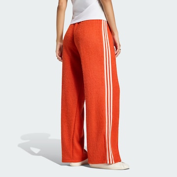 ADIDAS ORIGINALS Loosefit Kalhoty – oranžová