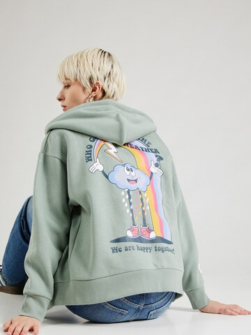 Eight2Nine Zip-Up Hoodie in Green: front