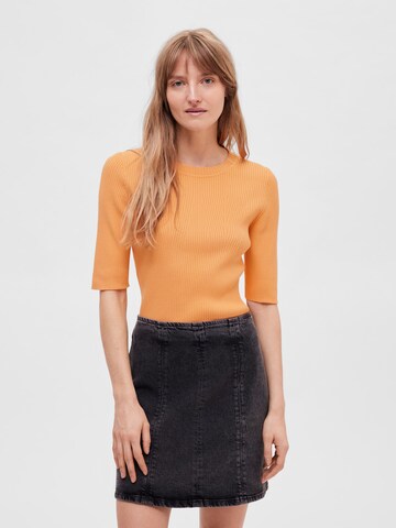 Pull-over 'MALA' SELECTED FEMME en orange : devant