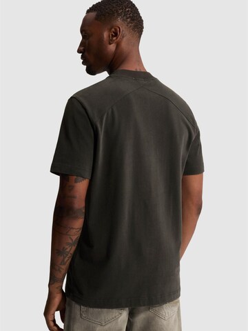 CAST IRON Shirt 'T-shirt with mixed-technique chest graphic' in Grijs
