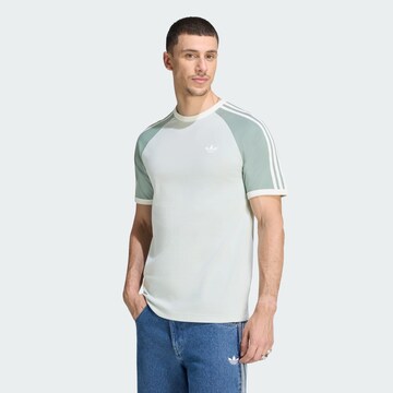 ADIDAS ORIGINALS - Camiseta en verde: frente