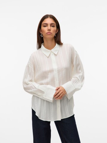 VERO MODA Blouse 'VMBOLETTE' in White: front