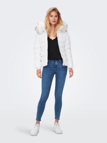 Veste d’hiver 'CAMILLA' ONLY en blanc