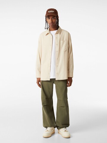 Bershka Loose fit Cargo jeans in Green