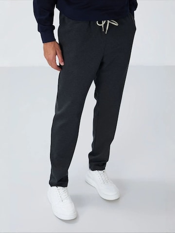 Tommy Life Tapered Sports trousers 'Jogginghose' in Grey