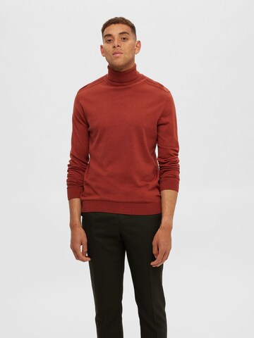 SELECTED Regular Fit Neulepaita 'Berg' värissä ruskea