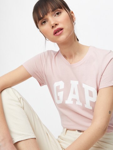 Tricou de la GAP pe roz