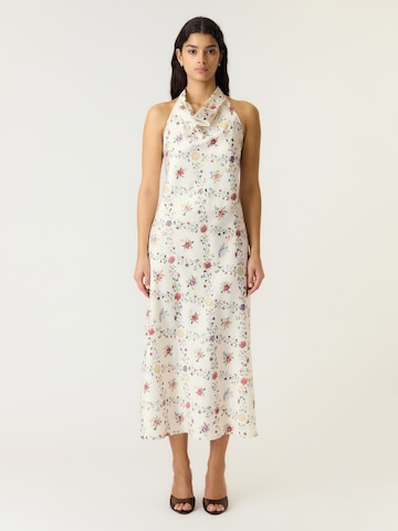 YAS Jurk in Beige: voorkant