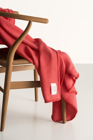 Cradle Studio Blankets 'Cosy Occasion Oversize' in Red