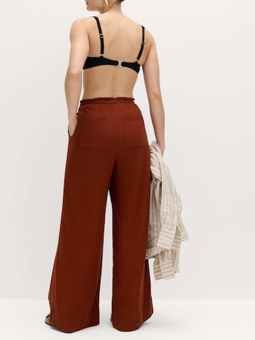 Wide leg Pantaloni di Marks & Spencer in marrone: frontale
