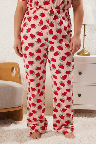 Trendyol Curve - Pijama en rosa
