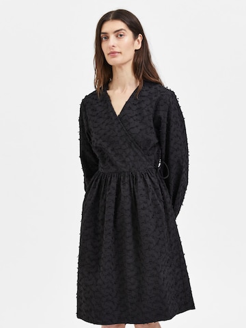 Robe 'Poe' SELECTED FEMME en noir : devant