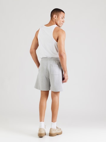 pelēks Lyle & Scott Vaļīgs piegriezums Bikses