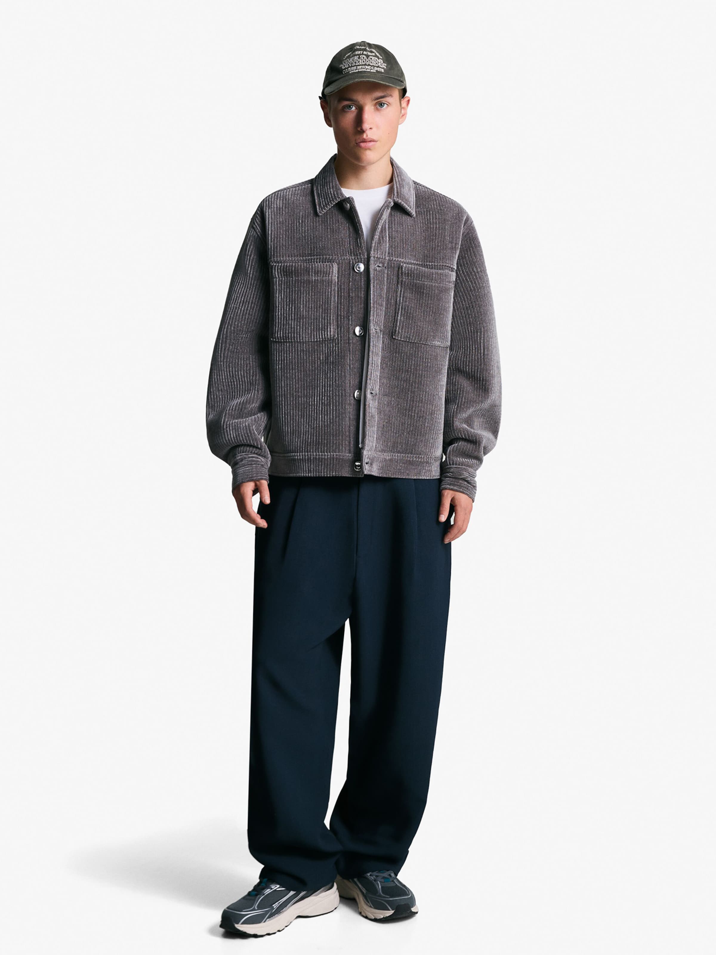 Bershka Between-Season Jacket in Dark Grey | ABOUT YOU