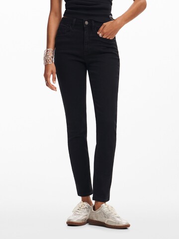 regular Jeans di Desigual in nero: frontale