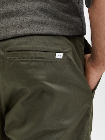 Loosefit Pantalon chino 'Salford' SELECTED HOMME en vert