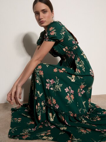 Apricot Watercolour Floral Maxi Dress ' ' in Grün