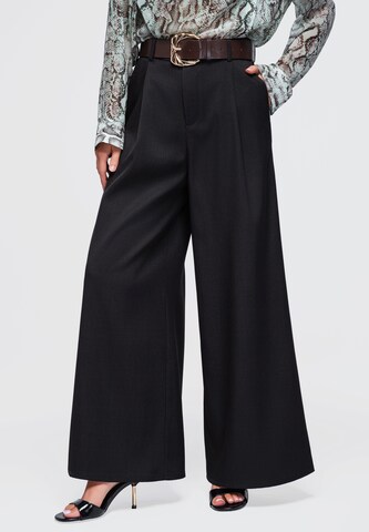 Ombre Wide leg Trousers in Black: front