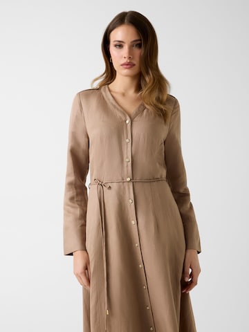 GUESS Kleid in Beige