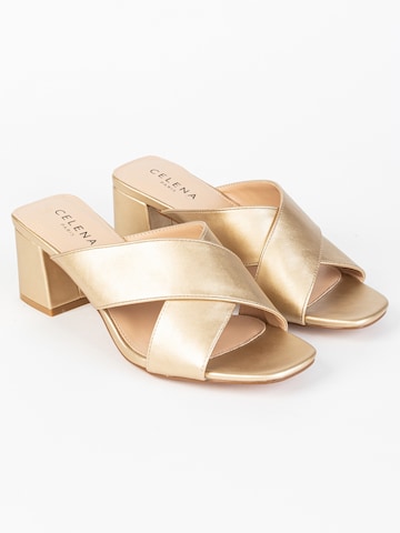 Celena - Zapatos abiertos 'Carah' en oro