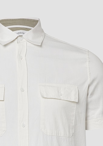 Coupe regular Chemise s.Oliver en blanc
