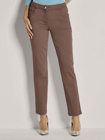 Effilé Pantalon MADELEINE en marron : devant