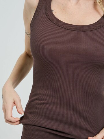 Seamless Basic Top ' Crush ' in Bruin