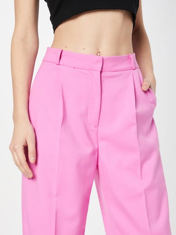 Wide leg Pantaloni cutați de la REPLAY pe roz