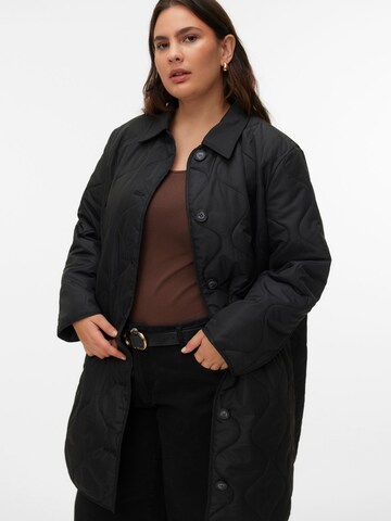 Manteau mi-saison 'VMCmillie' Vero Moda Curve en noir : devant
