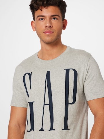 GAP Regular fit Majica | siva barva