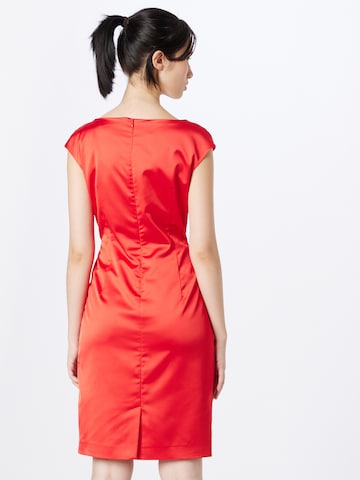 Robe fourreau SWING en rouge