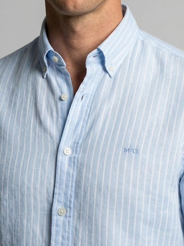 Coupe regular Chemise McGREGOR en bleu