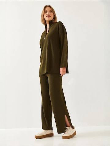 Completo pantalone di Bianco Lucci in verde