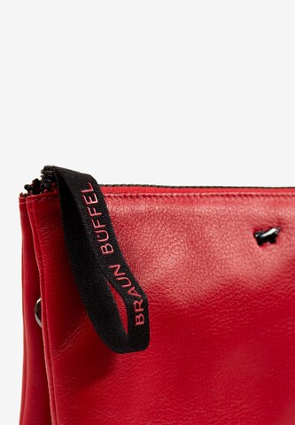 Braun Büffel Shoulder Bag 'Capri' in Red