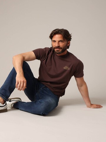 T-Shirt 'NATEDO' Deeluxe en marron