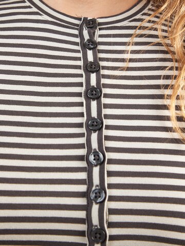 WEEKDAY - Top 'Ella' en gris