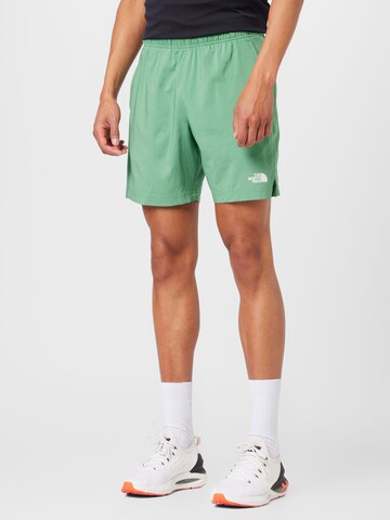 Regular Pantalon de sport '24/7' THE NORTH FACE en vert : devant