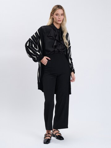 Influencer Blouse in Black