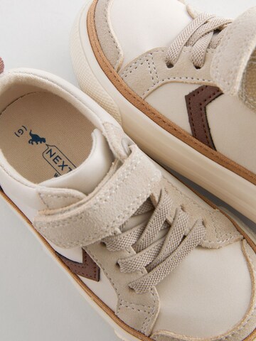 Baskets Next en beige