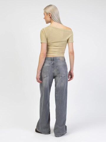 BROKE + SCHÖN Shirt in Gold