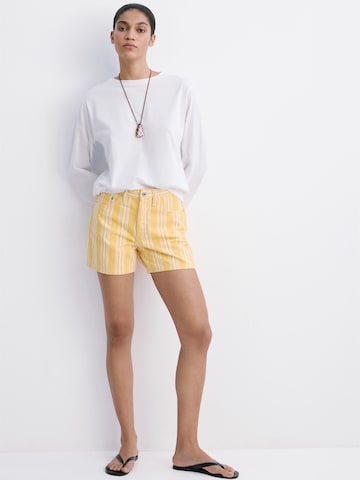 MANGO Regular Shorts 'CORRETTO' in Gelb
